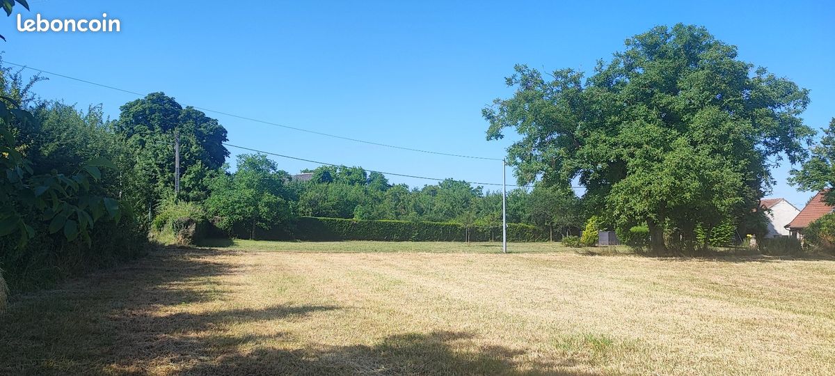 Terrain 760 m² INEUIL (image 1)