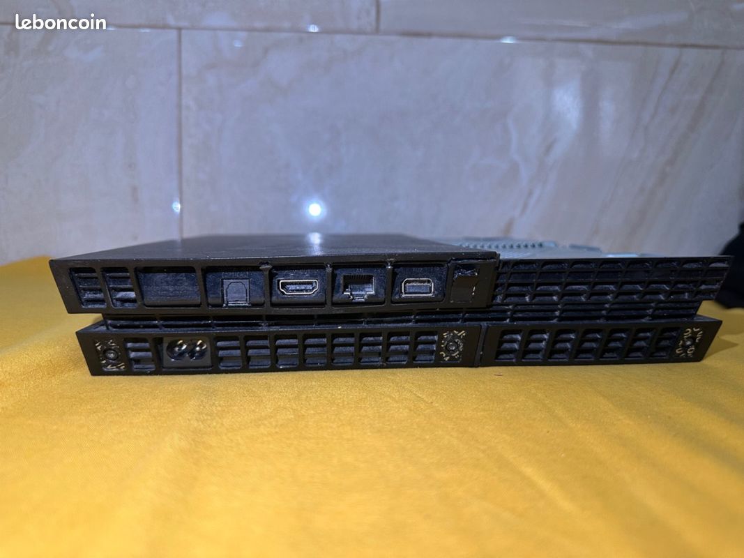 PS4 fat (image 1)
