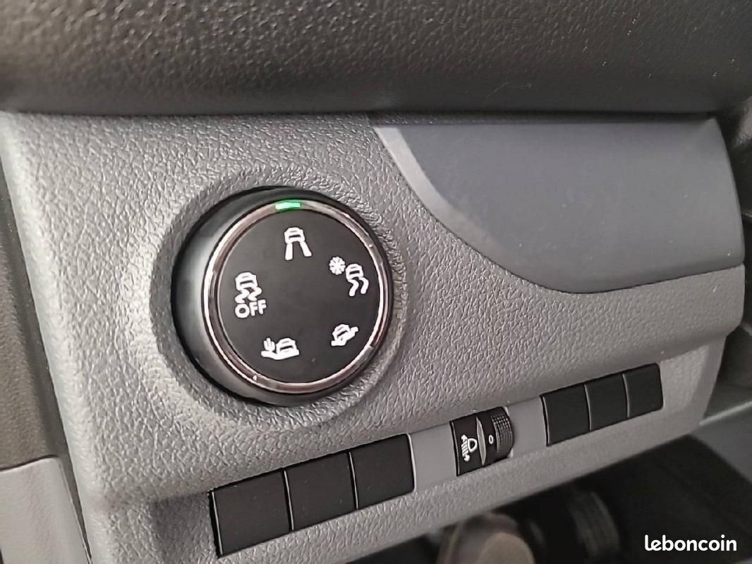 Peugeot Expert CABINE APPROFONDIE CA STANDARD BLUEHDI 180 S&S EAT8 - FIXE PREMIUM (image 25)