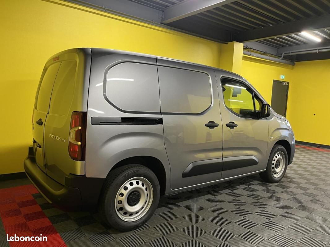 Toyota PROACE 1.5L 130 D-4D BVA STARTCONFORT ( PARTNER / BERLINGO ) 2026 MEDIUM + KIT BOIS 19983 HT (image 2)