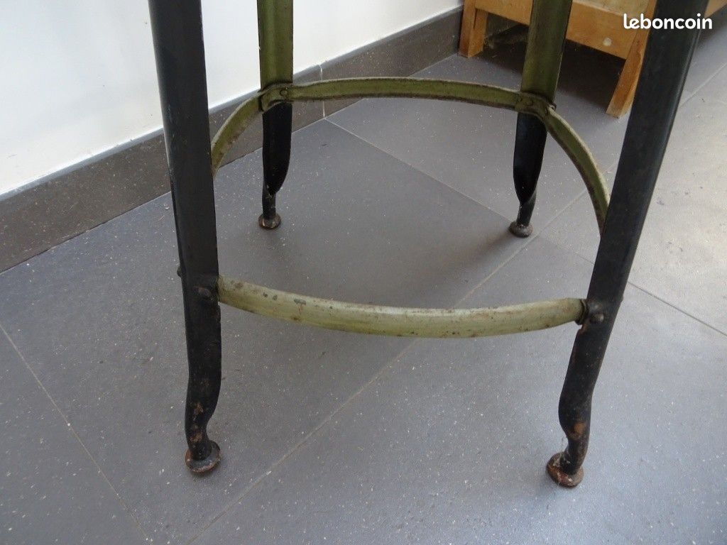 Ancien tabouret atelier industriel Nicolle (image 3)