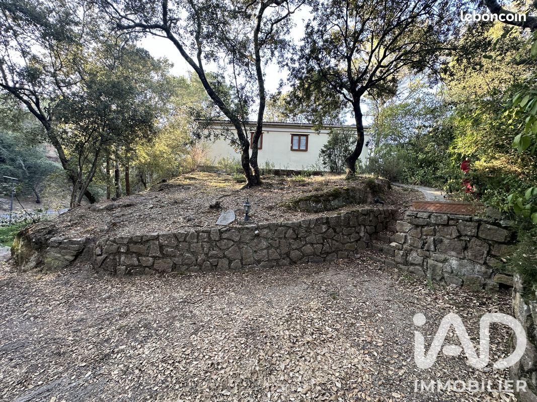 Terrain 562 m² · à Fréjus · 562 m² · 109 800 €