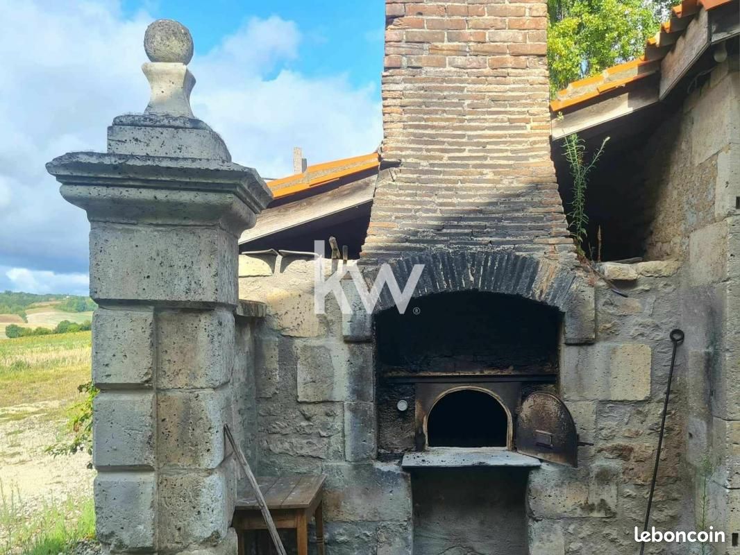 Propriété 13 pièces 362 m² - Châtignac 16480 (image principale 13)