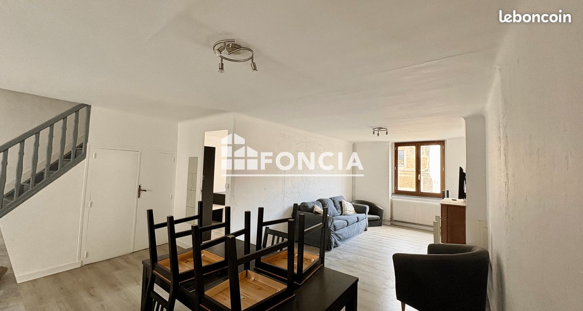 Appartement 4 pièces 115 m² · à Saint-Étienne · 115 m² · 900 €