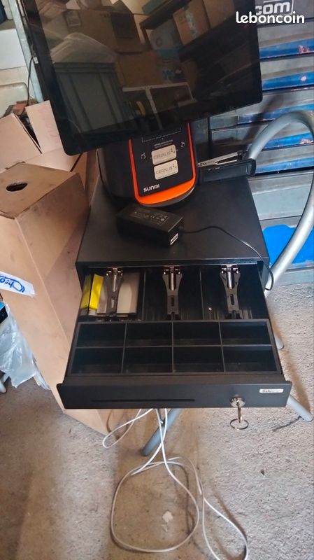 Caisse enregistreuse SUNMI, modèle non spécifié, avec écran tactile intégré (image 4)