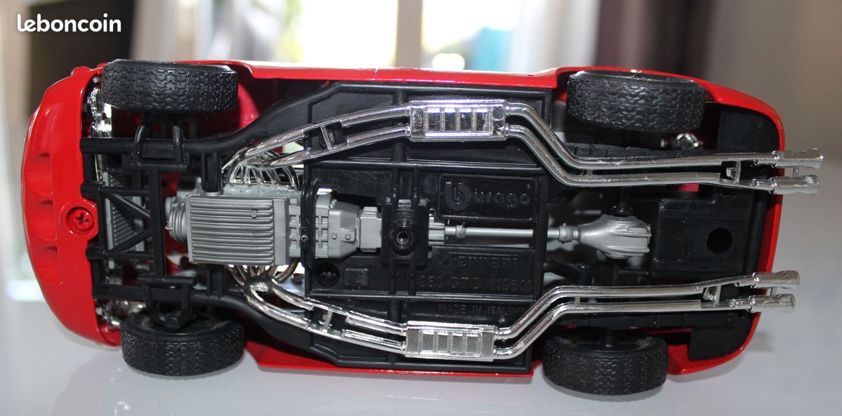 BBurago Ferrari 250 GTO 1/24 rouge (image 8)