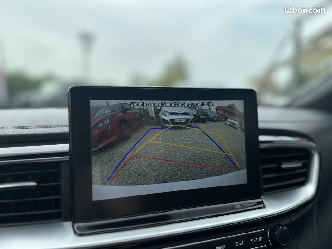 Kia Cee'd 1.6 CRDi GT Line Premium (image 17)