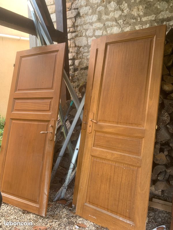 Portes en bois et exterieur (image 1)