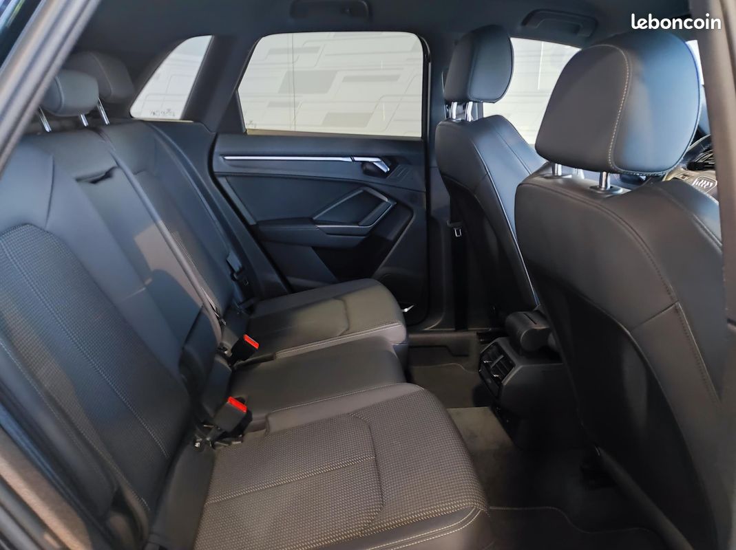 AUDI Q3 35 TFSI 150 ch S tronic 7 S line (image 8)