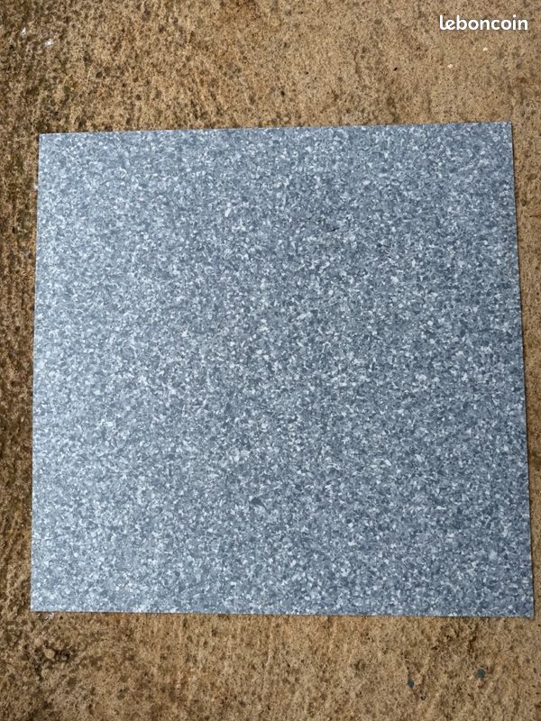 Lot dalles PVC homogène 96M2 (image 1)