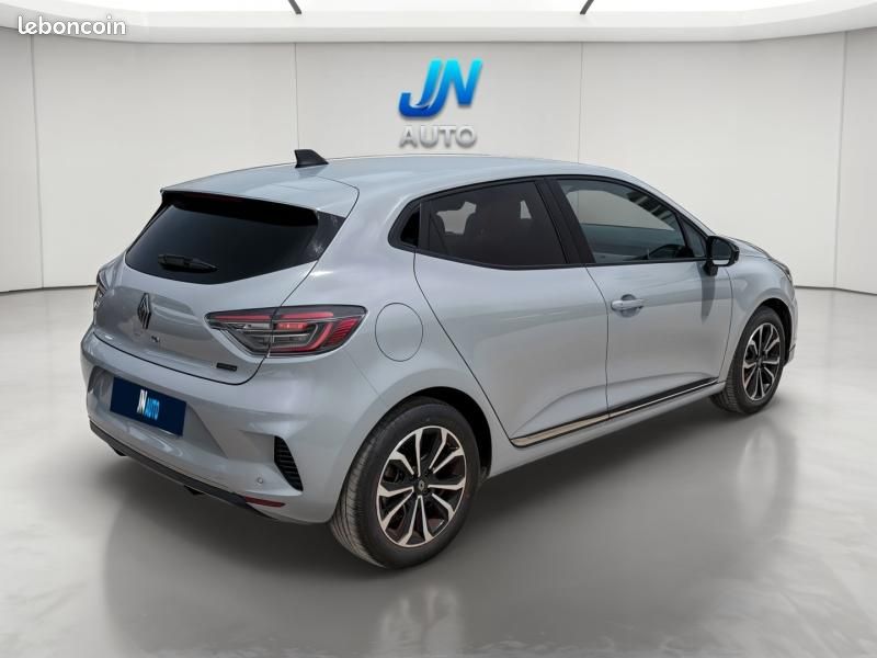 Renault Clio 1.6 E-Tech 145ch full hybrid Techno (image 5)