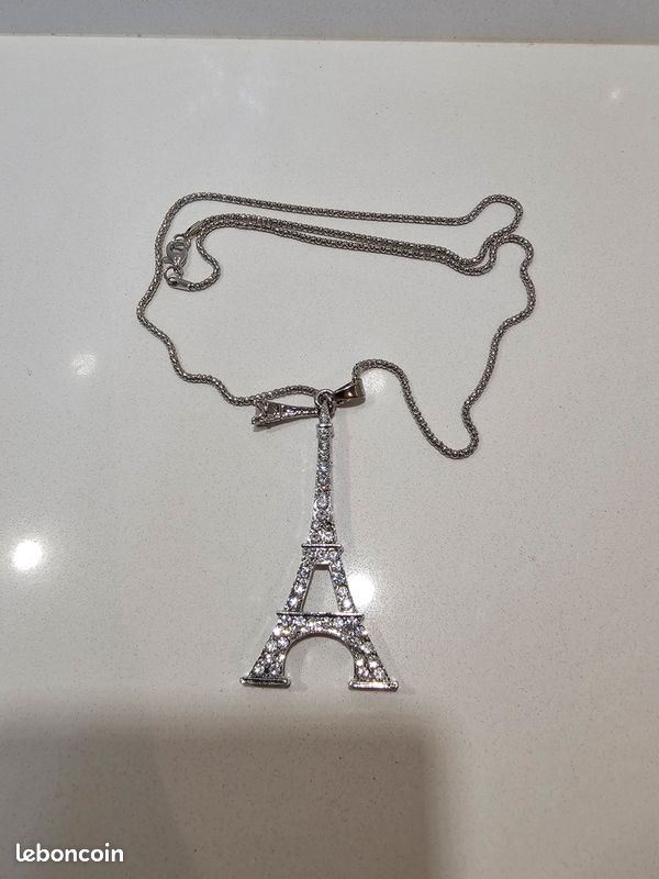 Collier sautoir pendentif Tour Eiffel en strass (image 1)
