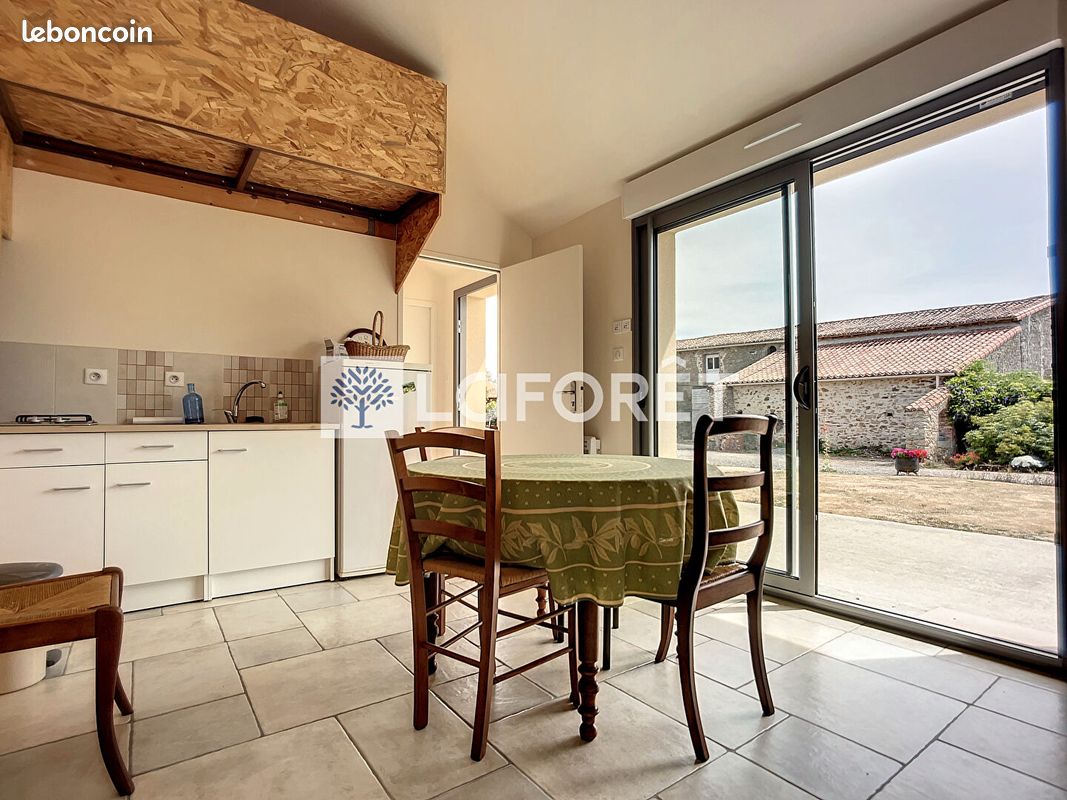 Propriété 4 pièces 175 m² - Parthenay 79200 (image principale 12)