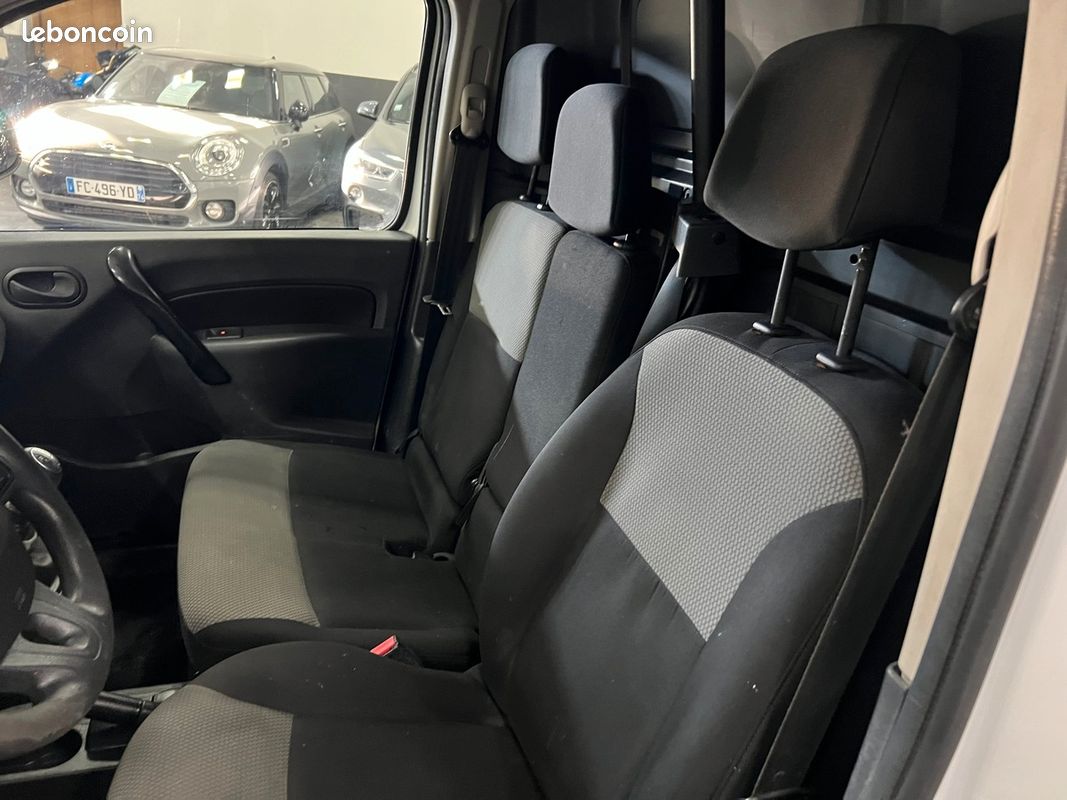 RENAULT Kangoo 1.5 BLEU DCI 95 CH TVA RECUPERABLE / Financement possible (image 8)