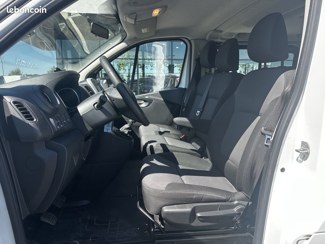 Renault TRAFIC III COMBI L1 2.0 DCI 120CH S&S ZEN 9 PLACES (image 8)