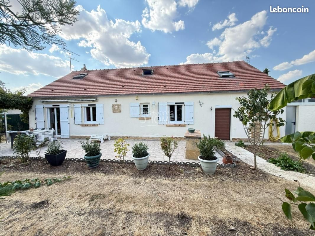 Maison 5 pièces 110 m² · à Rozay-en-Brie · 110 m² · 365 000 €