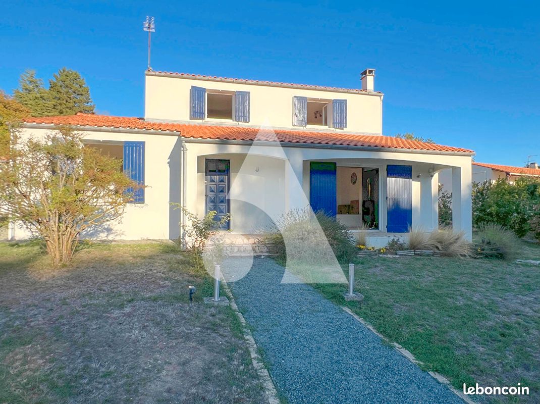 Maison 5 pièces 147 m² · à Saintes · 147 m² · 299 000 €