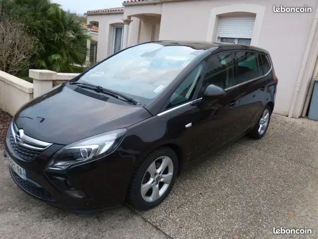 Opel Zafira Tourer chaîne distri + joint de culasse neufs 1.4 Turbo ...