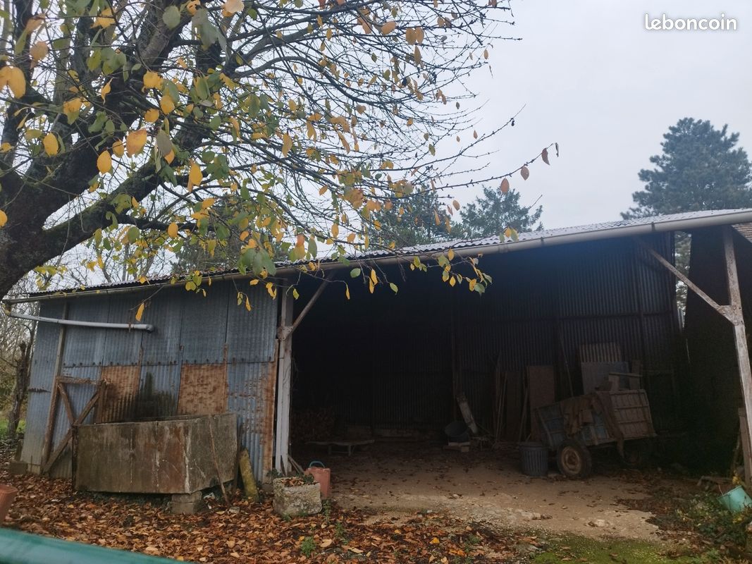 Hangar métallique sur terrain constructible · à Lorges · 33 000 €