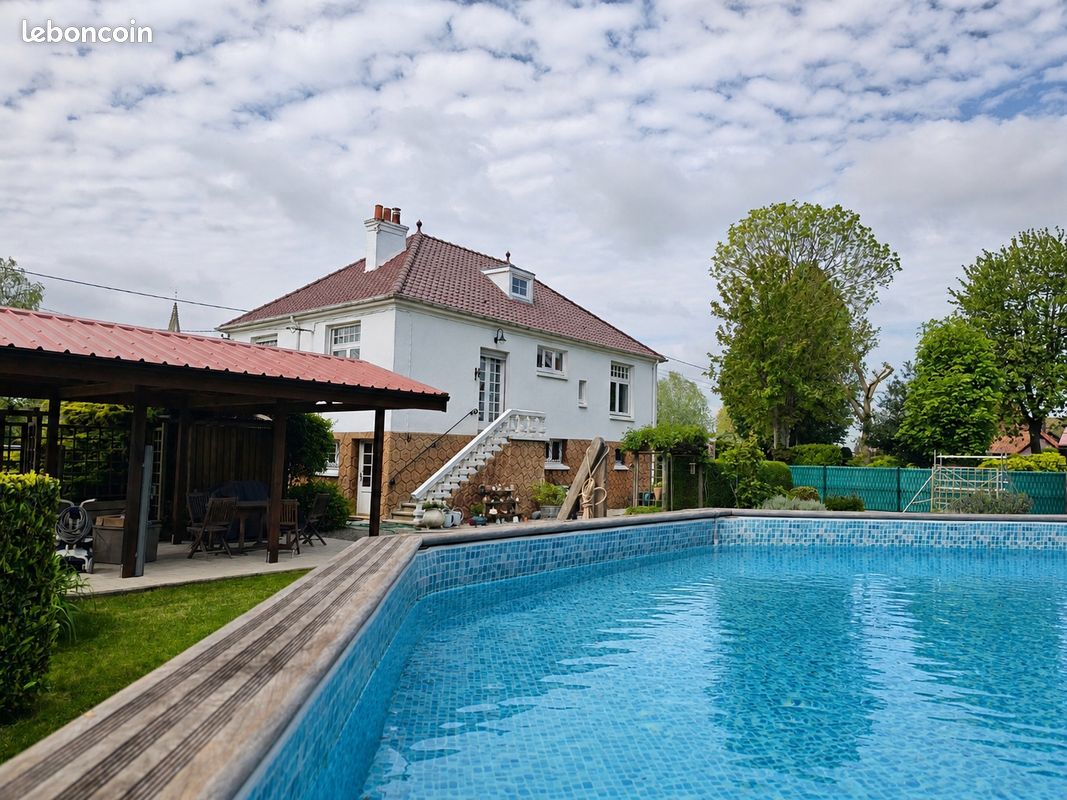 Maison 8 pièces 140 m² · à Watten · 140 m² · 320 000 €