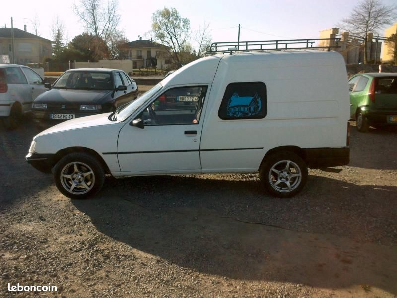 Galerie Peugeot 205 F fourgonnette (image 1)