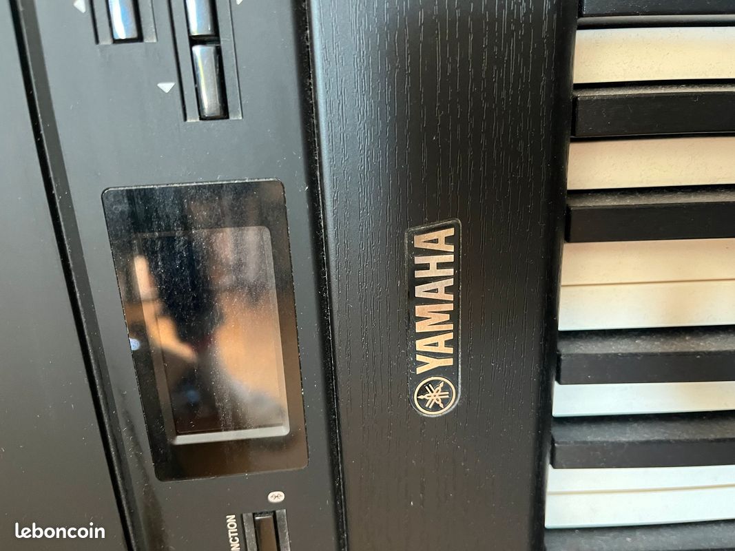 Piano Yamaha digital avec facture comme neuf presque pas utilisé (image 3)