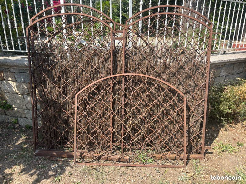 À vendre – Grilles et portails anciens en fer forgé (image 2)