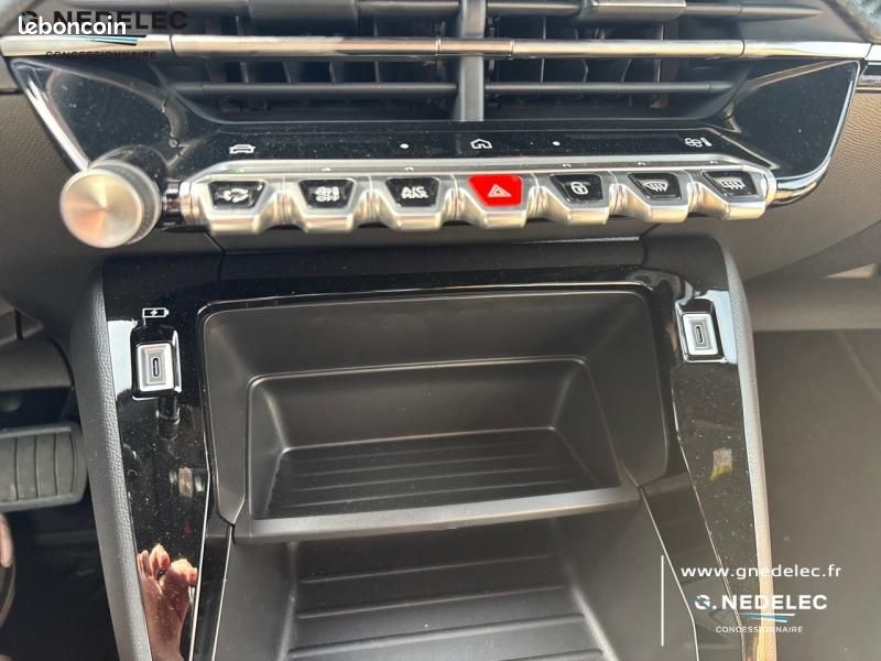 Peugeot 2008 1.2 Hybrid 145ch Style e-DCS6 (image 17)