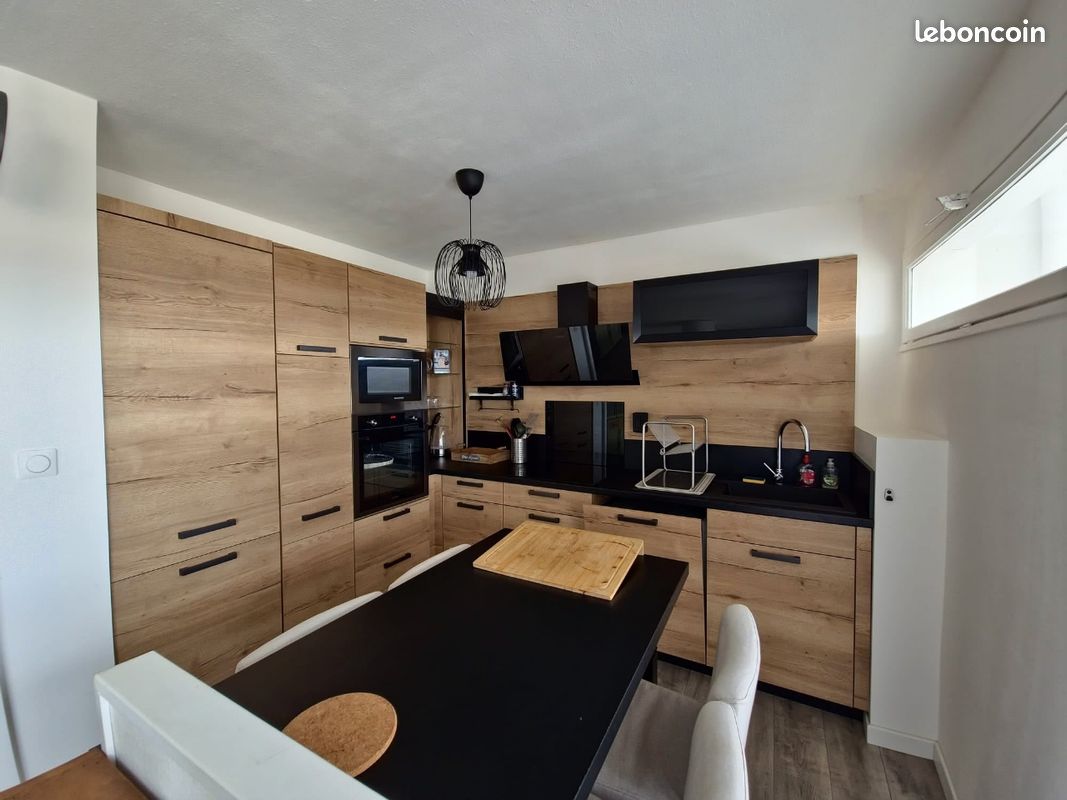 Appartement 5 pièces 100 m² · à Billère · 100 m² · 1 200 €