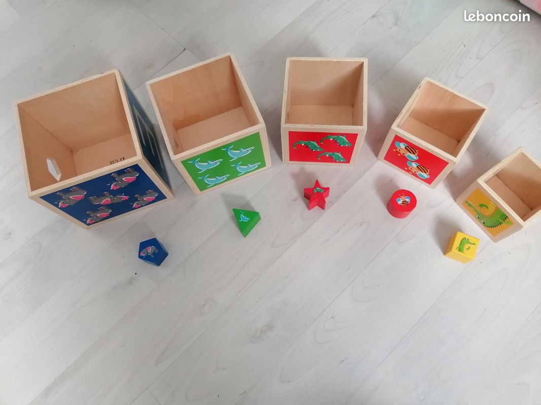 Jeux en bois encastrable et empilable (image 1)