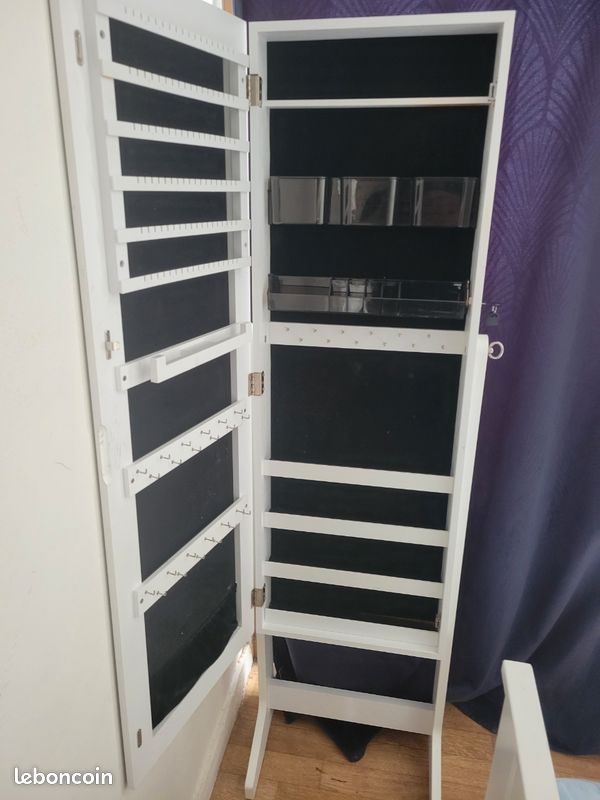 Armoire à bijoux avec miroir (image 1)