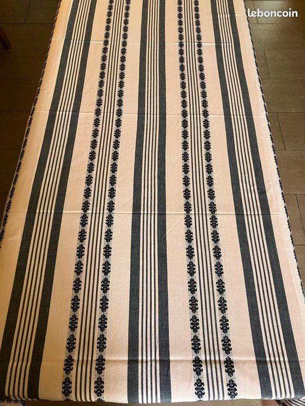 Grande nappe rose et gris/noir (image 2)
