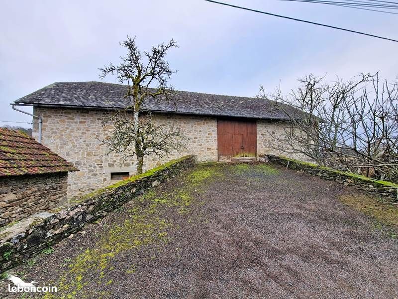 Maison 1 pièce 185 m² · à Cornil · 185 m² · 89 900 €