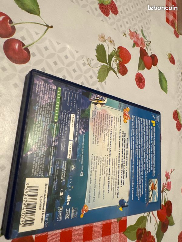 DVD de Nemo dans il y a deux CDs (image 2)