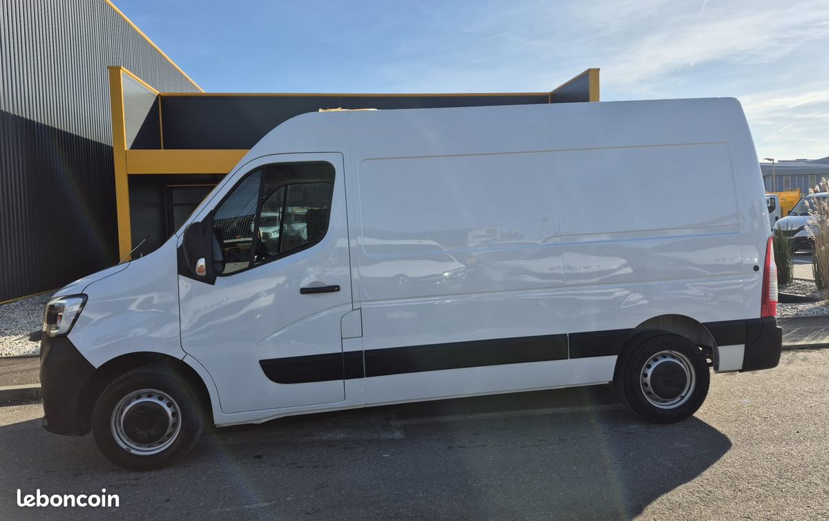 Renault master iii 2.3 dci 135 ch 3300 confort (image 3)