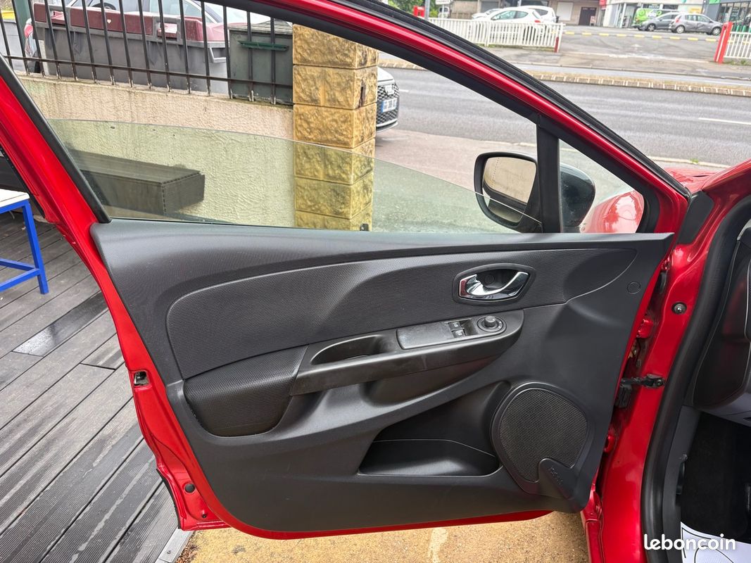 RENAULT Clio 1.5 90 DCI IV LIMITED (image 13)