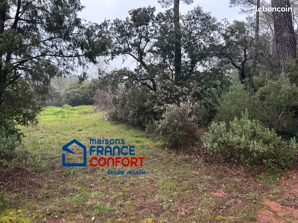 Terrain 500 m² · au Cannet-des-Maures · 99 000 €