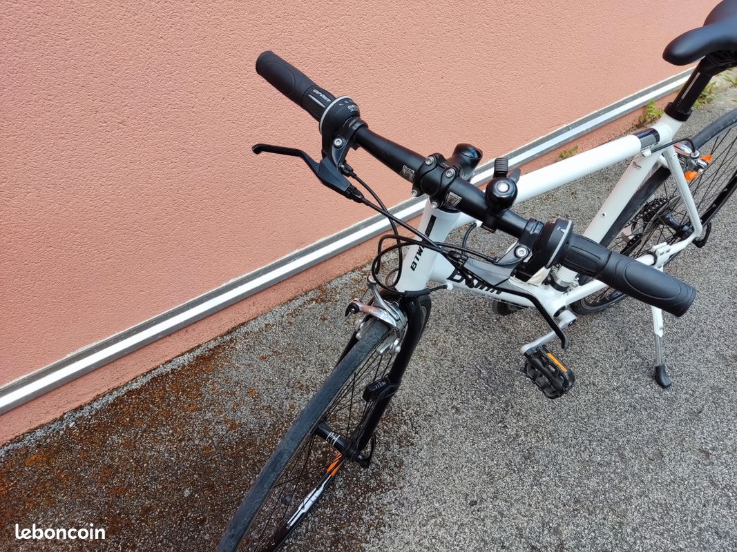 Dernières heures : Vélo route Btwin Forme 3 (image 8)