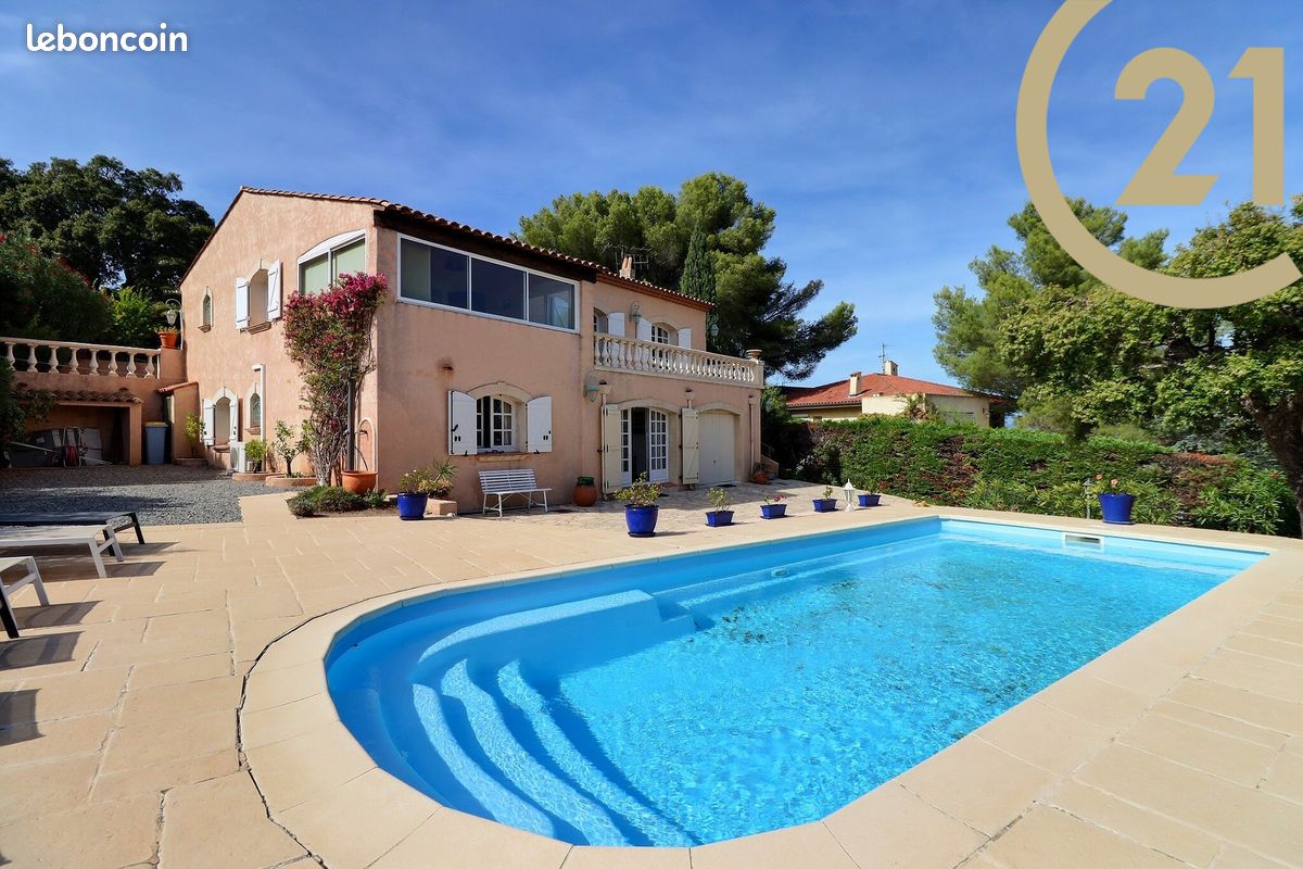 Maison 5 pièces 202 m² · à Fréjus · 202 m² · 980 000 €