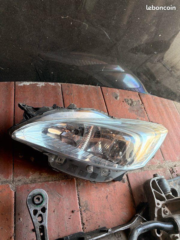 Phare avant gauche Peugeot 508 (image 2)