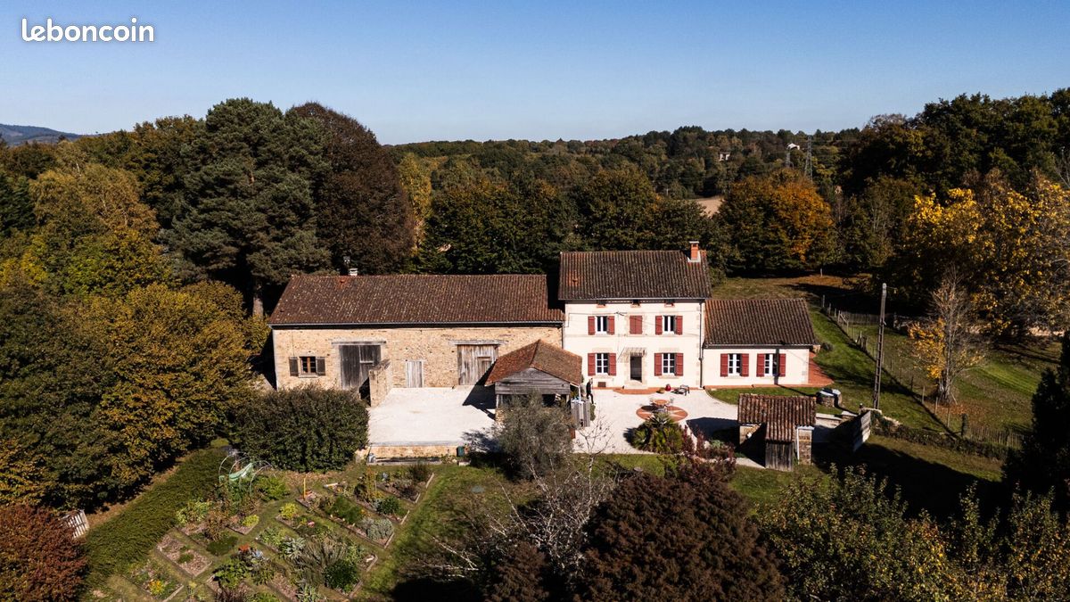 Maison 10 pièces 290 m² · à Ambazac · 290 m² · 470 000 €