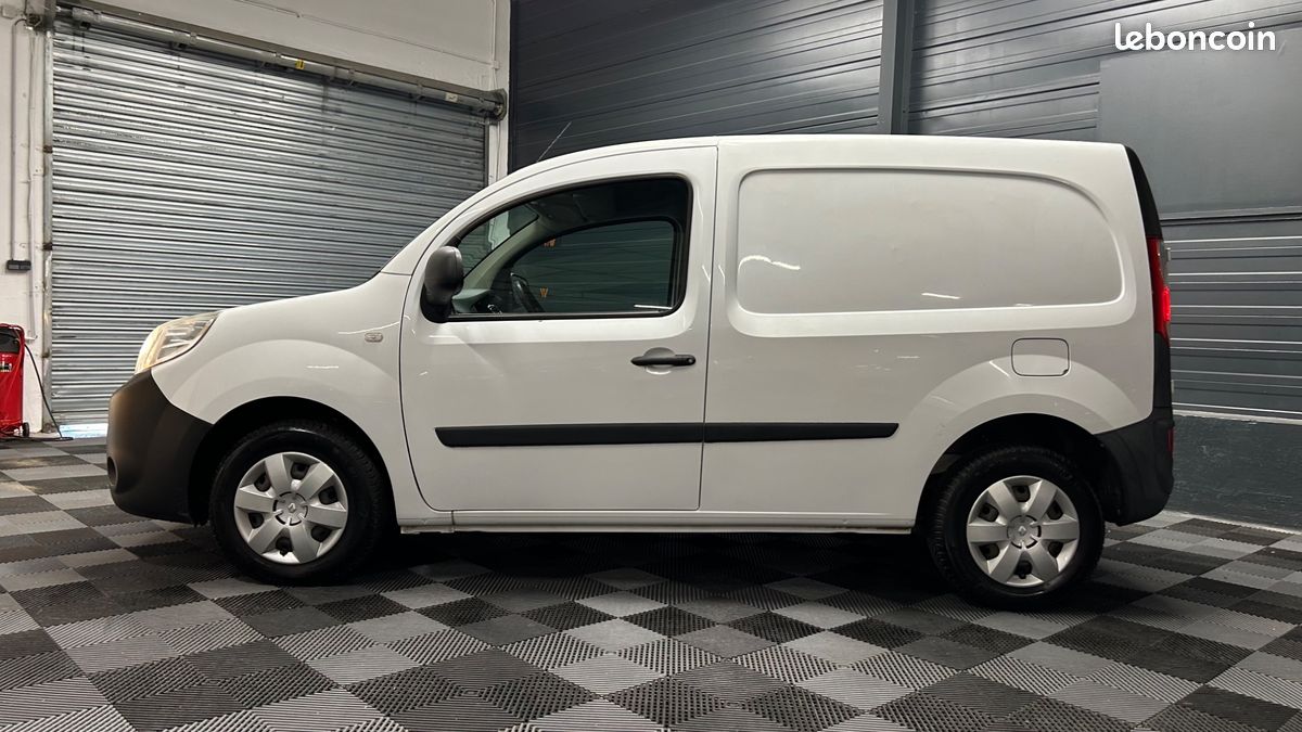RENAULT KANGOO EXPRESS FOURGON 1.5 BLUEDCI 95 CONFORT TVA RECUPERABLe (image 20)