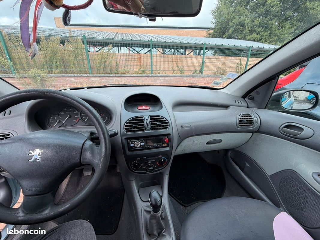 Peugeot 206 pour pièce (image 2)
