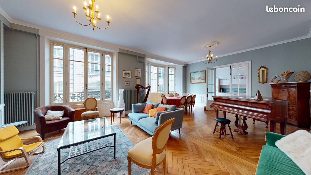 Appartement 9 pièces 218 m² · à Besançon · 218 m² · 470 000 €