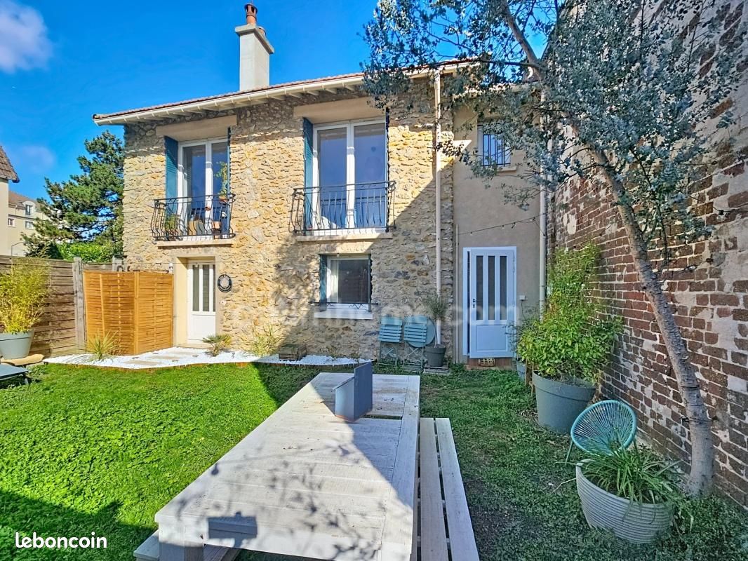 Maison 3 pièces 67 m² · à Carrières-sous-Poissy · 67 m² · 250 000 €