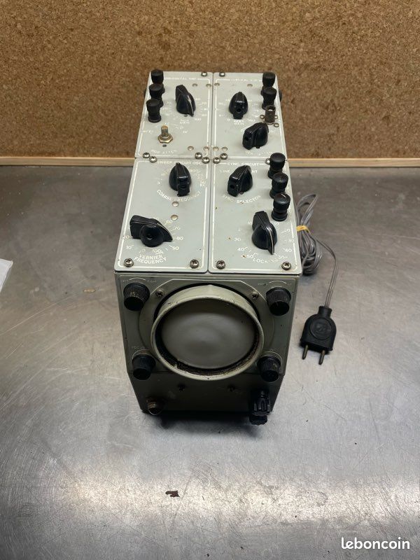 Tube Pour Oscilloscope Vintage 8LO30 - Inutilisé Dans Sa Boîte D'origine - Occasion