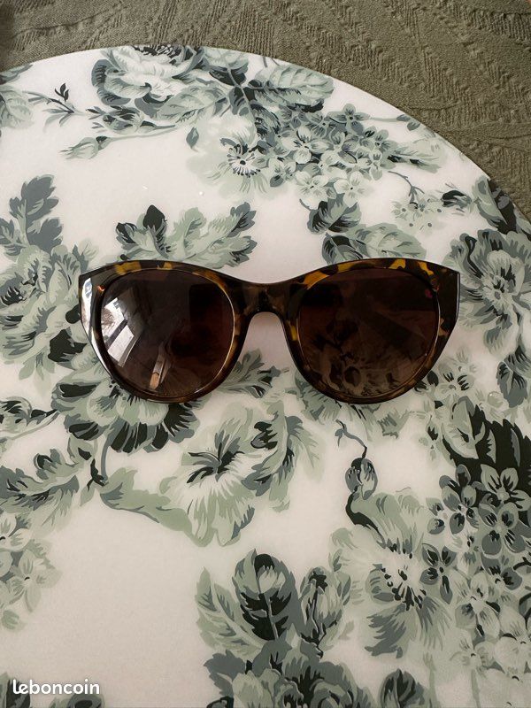 Lunettes de soleil femme 5 (image 1)