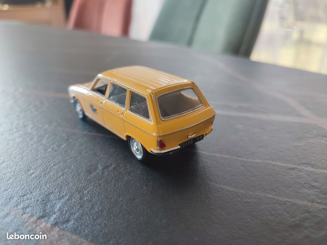 Peugeot 204 Break Vitré La Poste Miniature 1/43 – Universal Hobbies, Jaune, état Neuf