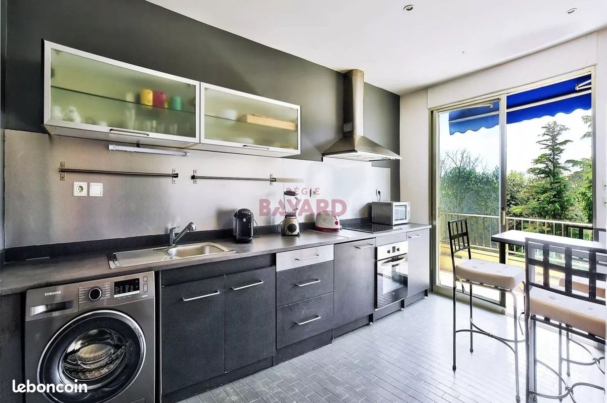 Appartement 3 pièces 79 m² · à Écully · 79 m² · 1 461 €/mois