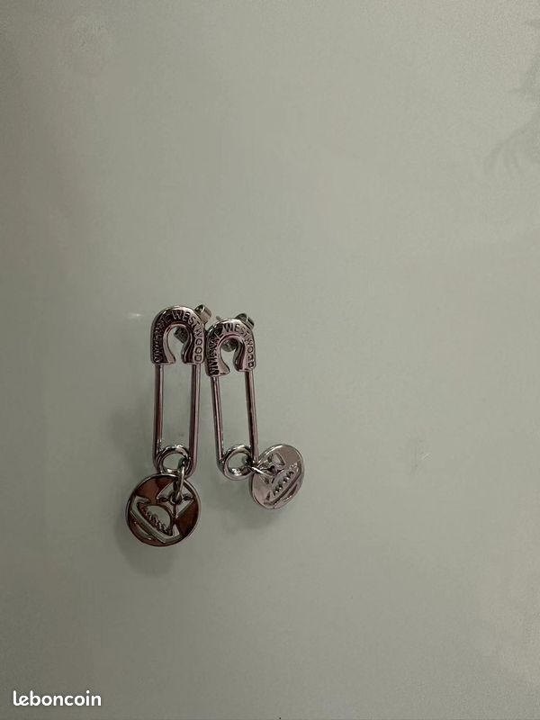 Vivienne Westwood boucles d'oreilles classiques, un incontournable de la mode (image 6)